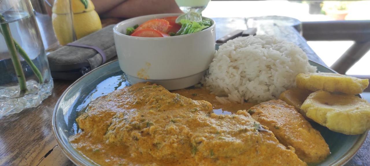 Caramba Hospedaje Hotel Tonsupa Luaran gambar