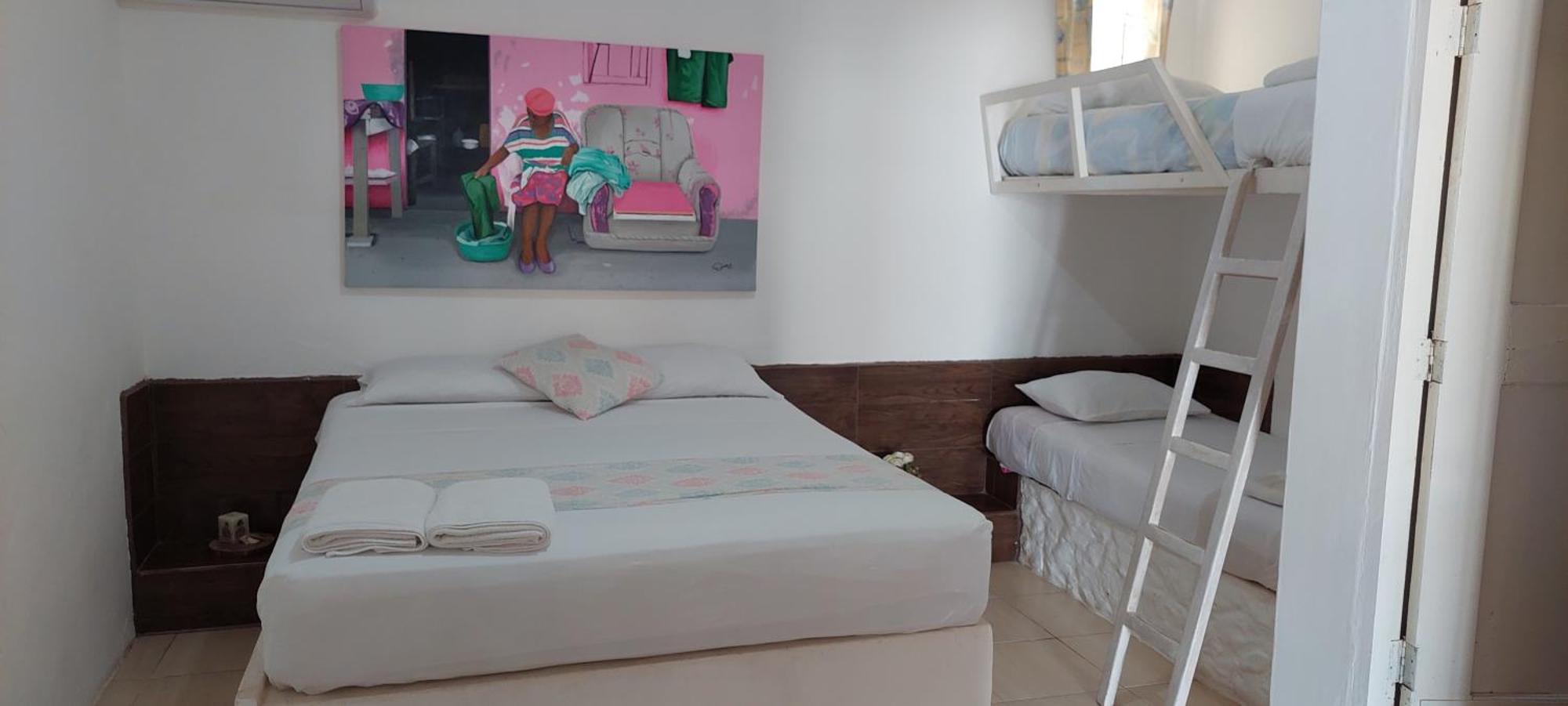 Caramba Hospedaje Hotel Tonsupa Bilik gambar