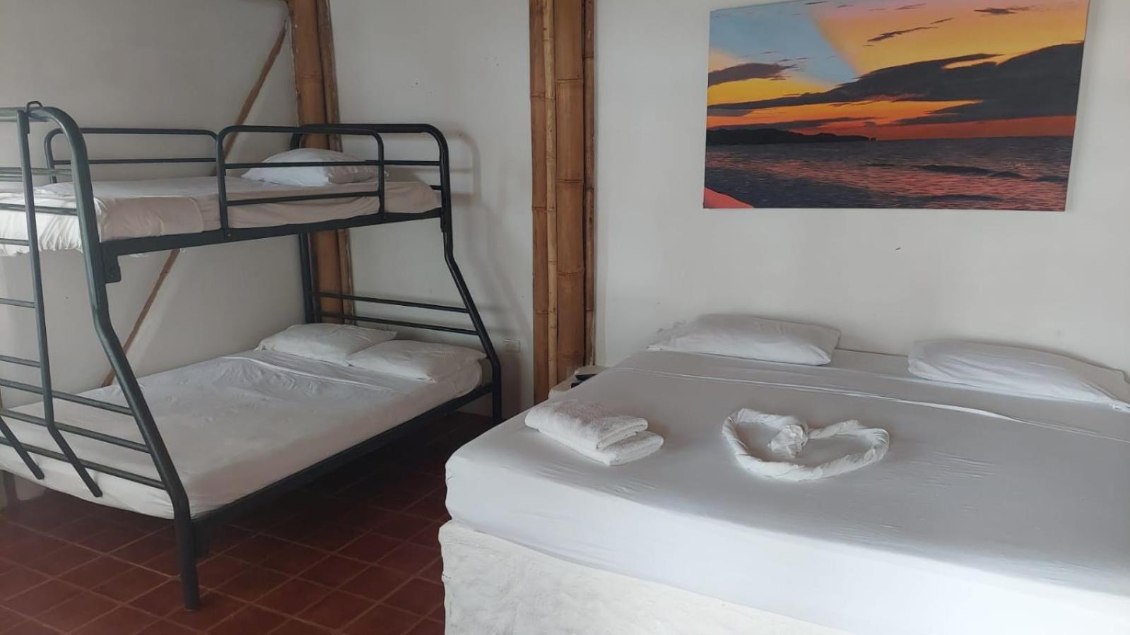 Caramba Hospedaje Hotel Tonsupa Bilik gambar